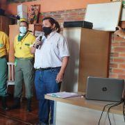 Donación de herramientas y protección a Bomberos Forestales